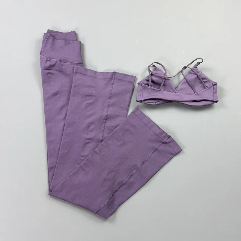 2-teiliges Damen-Workout-Set: High-Waist Cross Flare Leggings und Neckholder-Sport-BH – Schnelltrocknendes, figurformendes Gym-Trainings-Outfit – Detail 11