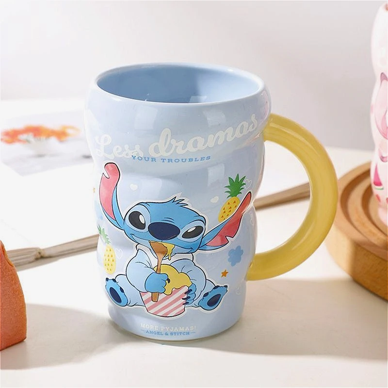 

Керамическая кружка Disney Lilo & Stitch, новые аксессуары с рисунком аниме Stitch & Angel, вращающаяся чашка для дома, кавайная пара, мультяшная чашка для воды, подарок