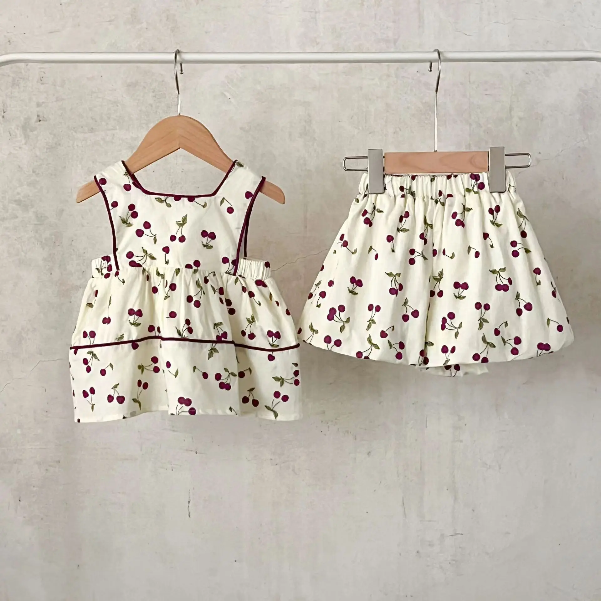 Summer New Girl Baby Cute Cherry Cake Skirt Strap Top Flower Bud Shorts Set