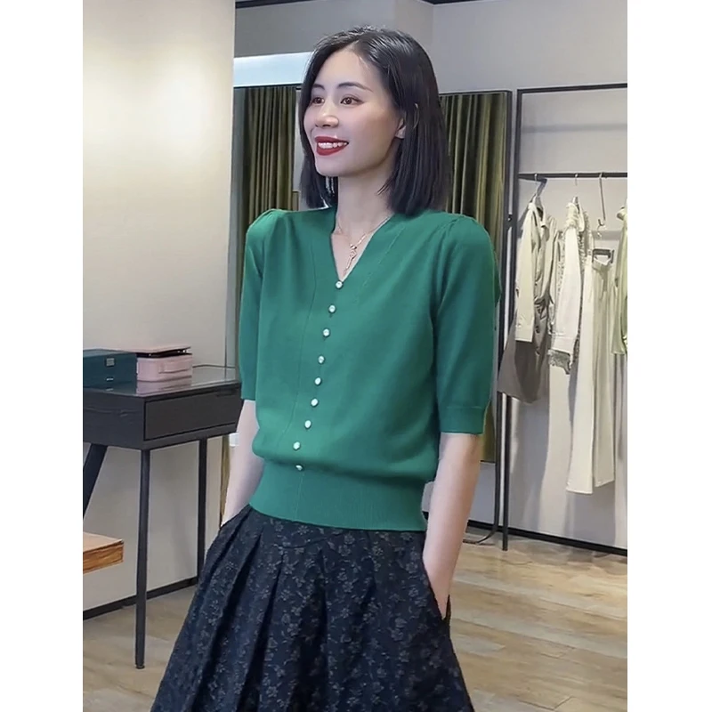 詩的なリンドブランドのアイスシルクニットトップ、パールボタン、Vネック、バブルスリーブ、ピュアカラー、通勤、韓国風、レギュラー...