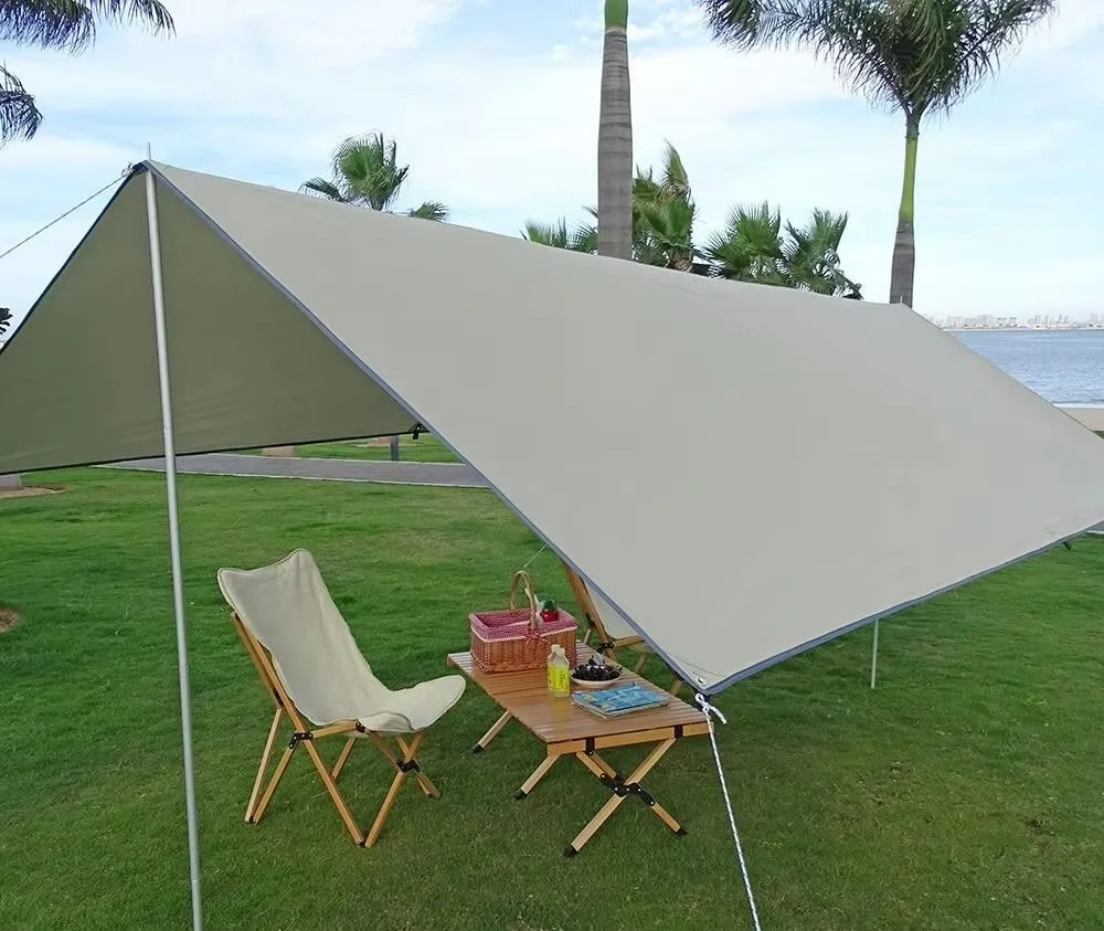 Wasserabweisende, silberbeschichtete UV-Schutzplane für Camping, Picknicks und Grillabende im Freien – leicht und in verschiedenen Größen erhältlich. – Detail 9