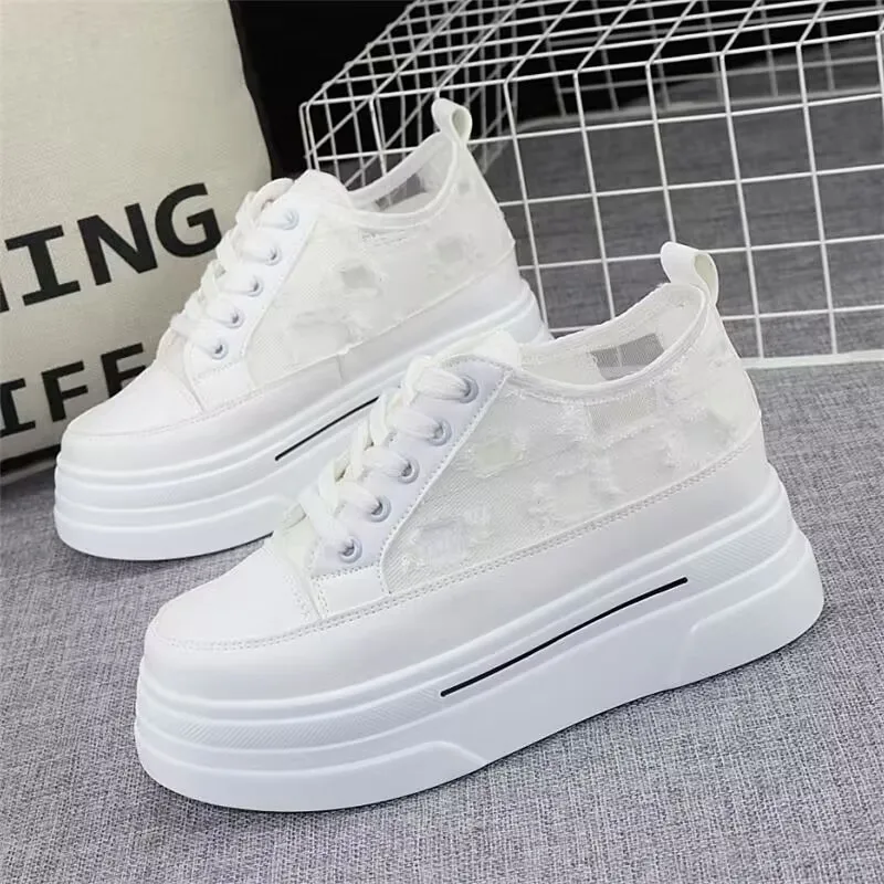 Women Colorblock Lace-Up Front Skate Shoes High-top Sneakers Lightweight Work Sneakers for Indoor Outdoor Gym Zapatos De Mujer