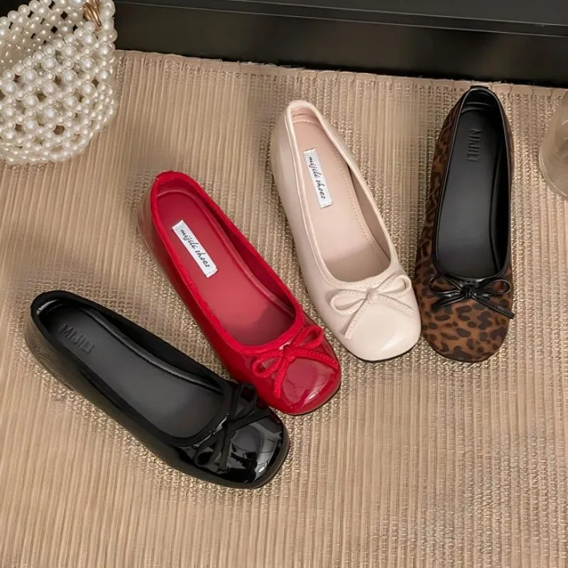 Women Patent Leather Ballet Shoes Patent Leather Slip on Internal Elevation Flat Ladies Comfort Soft Sole Daily Walking Loafers
