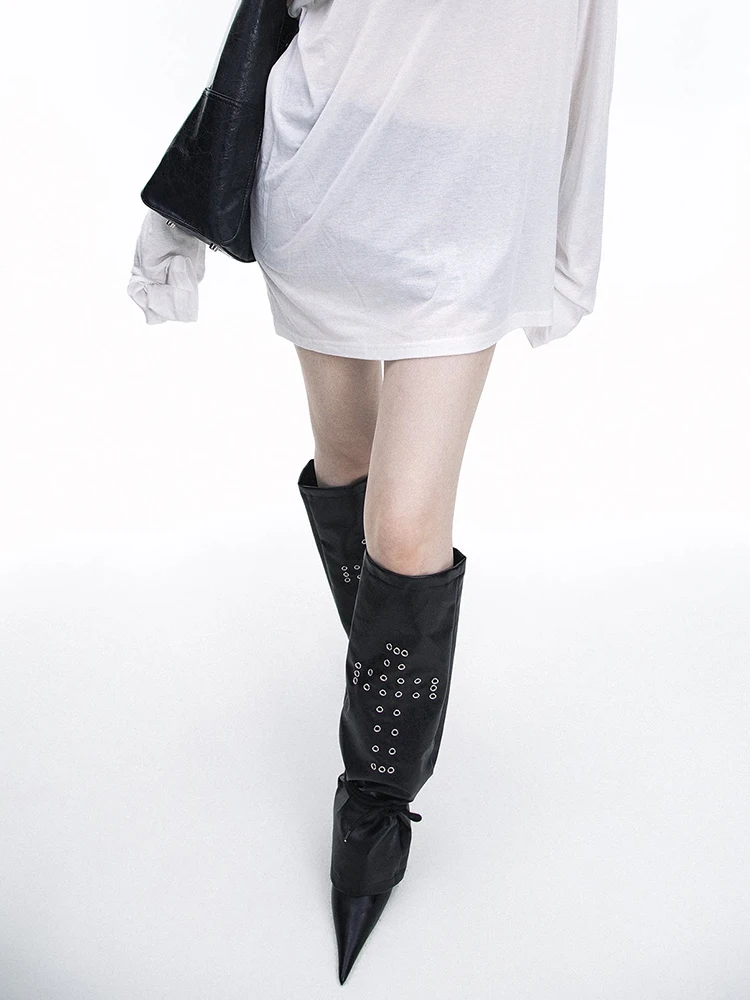 [EAM] Black Rivet Pu Leather Leg Warmers Knee Sleeve Personality Women New Fashion Tide All-match Spring Autumn 2026 1DK0291