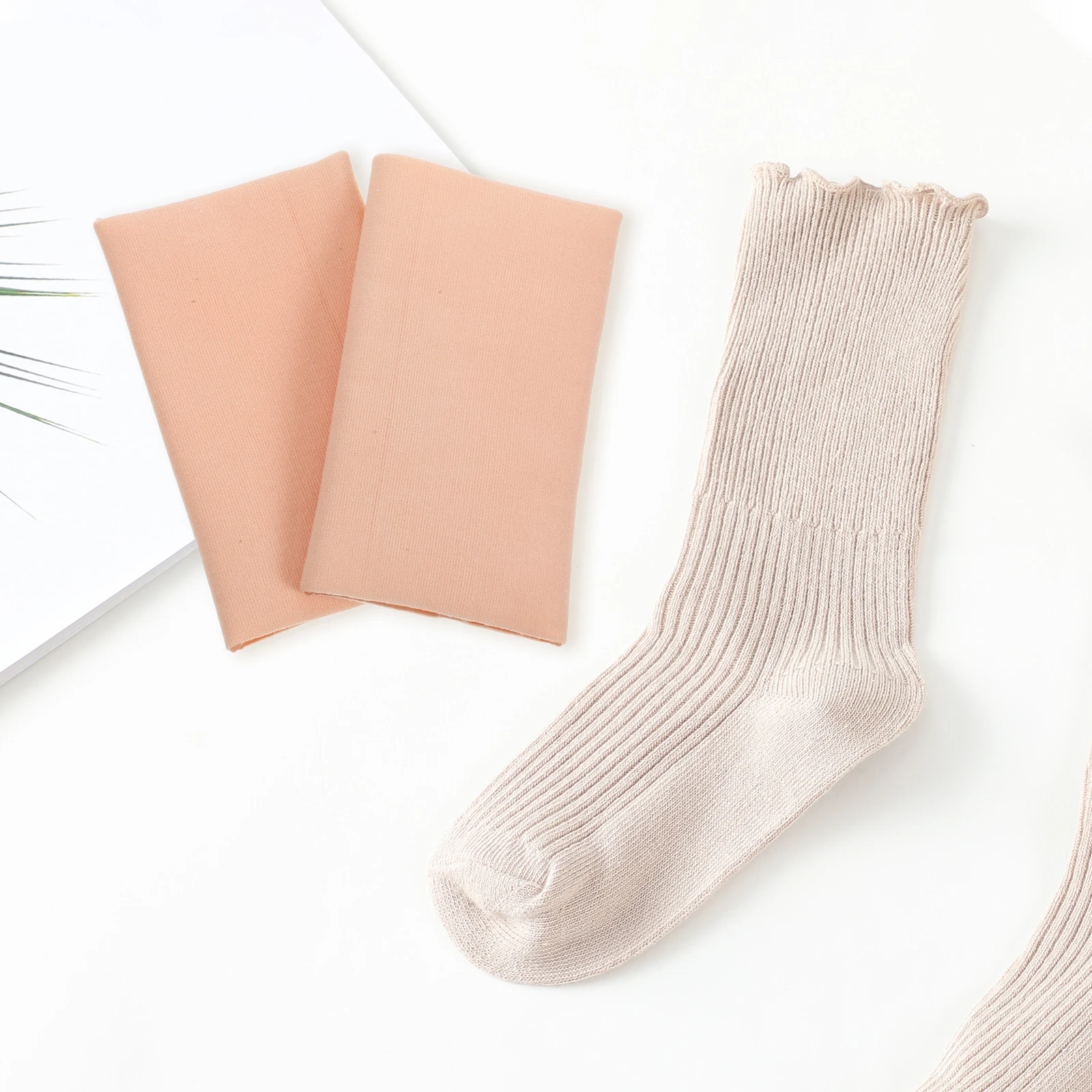 

Moisturizing Sleeve for Dry Cracked Feet Socks Unisex One Size Beige Sleep Walk Jog Soften Rough Skin for Cracked