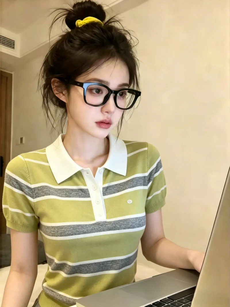 

American Style Color Block Stripe Neck Short Sleeve Knitted Sweater Women Summer New Age Reduction Fashionable Top