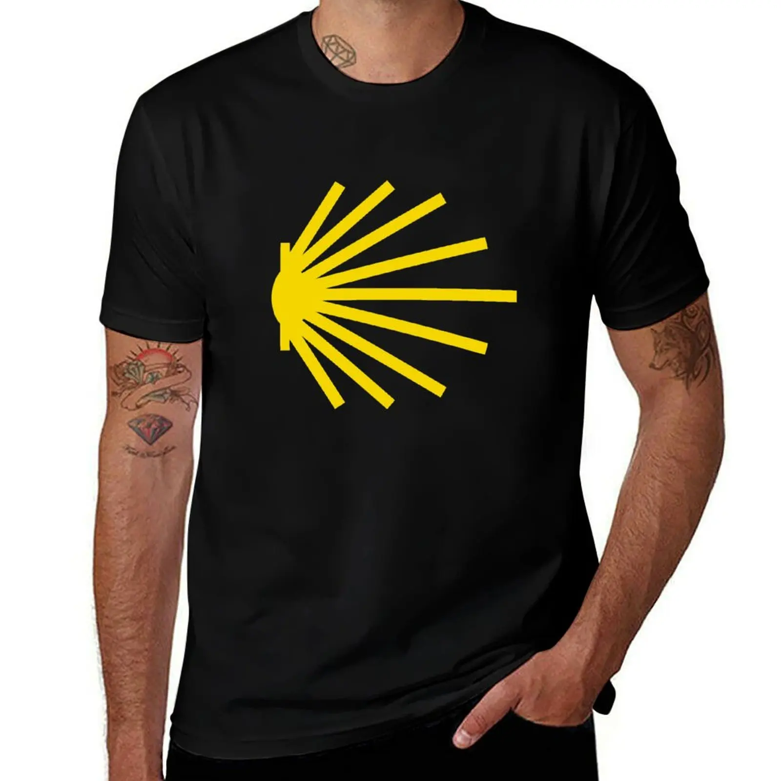

Camino De Santiago - Yellow Shell Trail Marker T-Shirt Basic Simple Design Short Sleeve Shirt