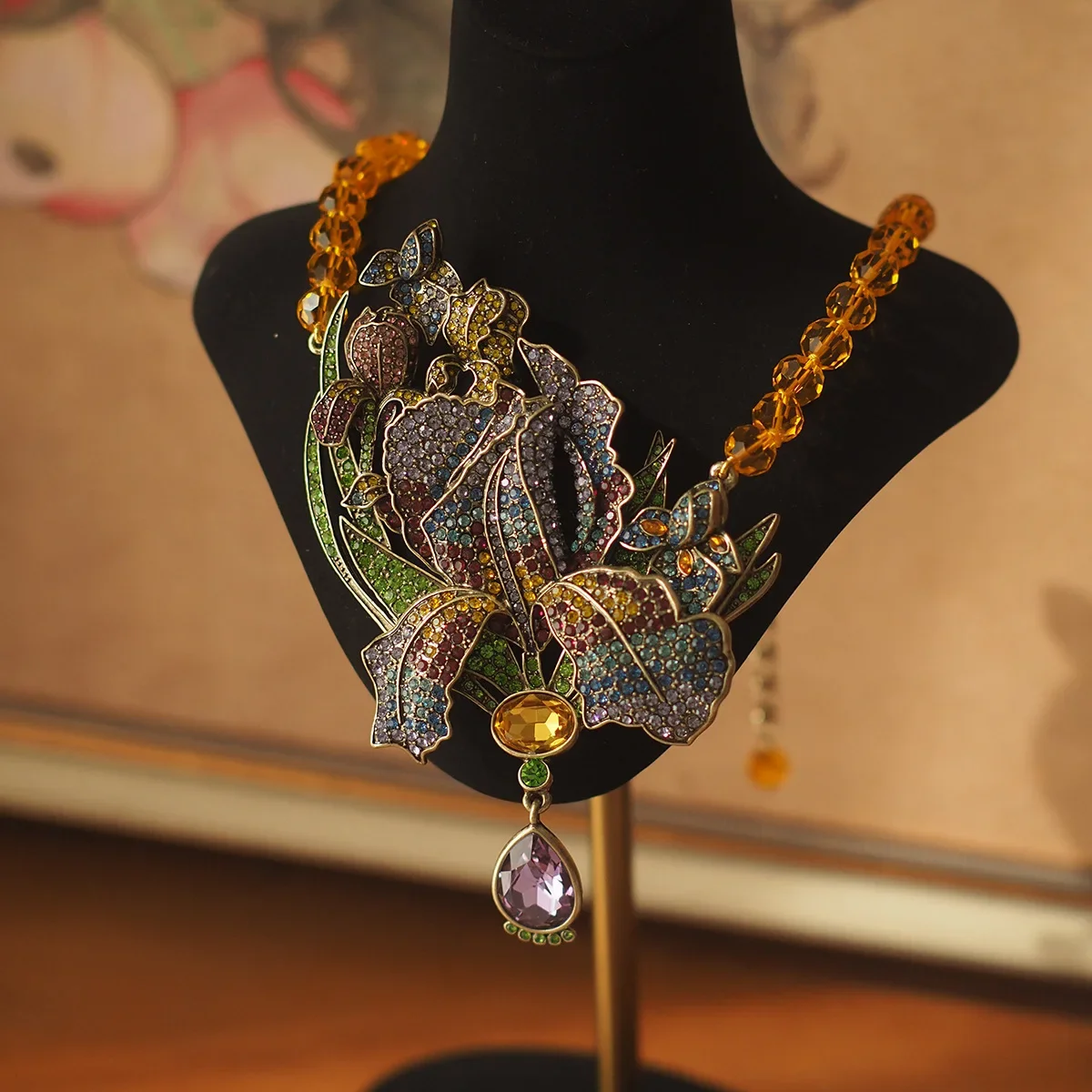 Gao Ding, A Well-known Designer in Europe and America, with The Same Heavy Industry Luxury Inlaid Colorful Crystal Necklace