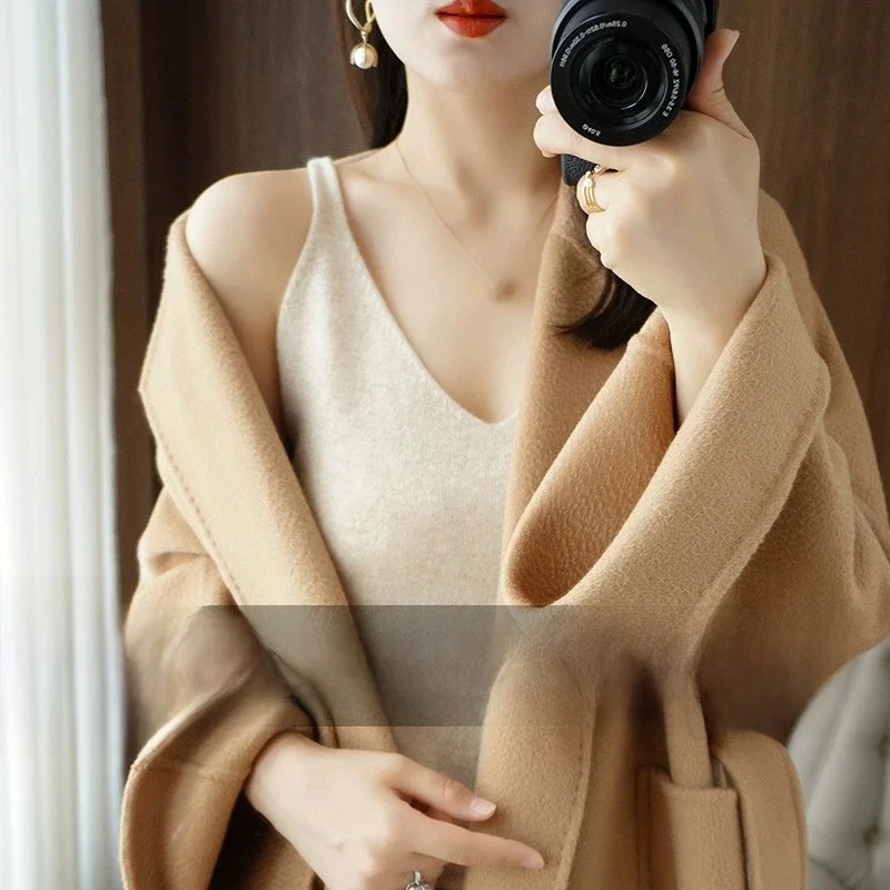 Women's Knitted Vest Inner Match Suit New 2023 Hot White Base Strapless Black Sleeveless Top Summer Outerwear