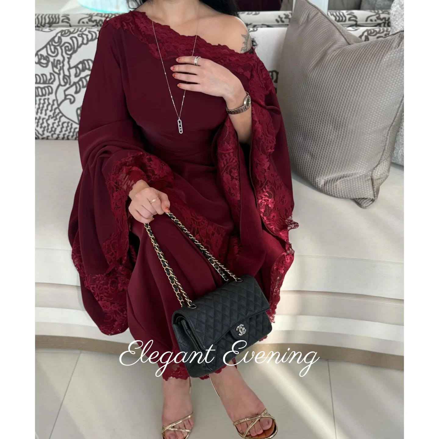Bordeauxrode kant bescheiden m - Women Formal Wear Dubai recensie en prijs