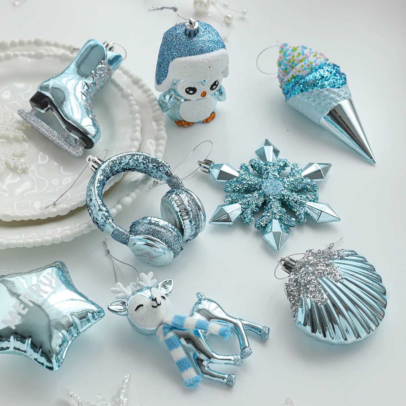 

1PC Christmas Blue Decorative Pendant Sticky Powder Christmas Tree Window Ornament Snowflake Cartoon Scene Layout