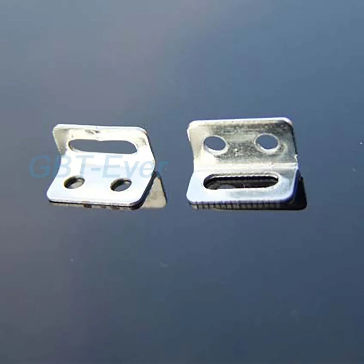 

20Pcs Iron Angle Codes L-Shape Double Row Hole-Slot Shaft Holder Right Angle Toy Accessories Model Mount 2 Holes 1 Slot