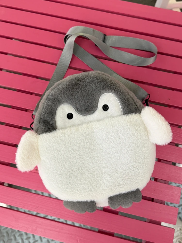 

Cute Cartoon Penguin Crossbody Bag Lightweight Single oulder Mobile Phone Bag for Students Women Commuting Doll Bag