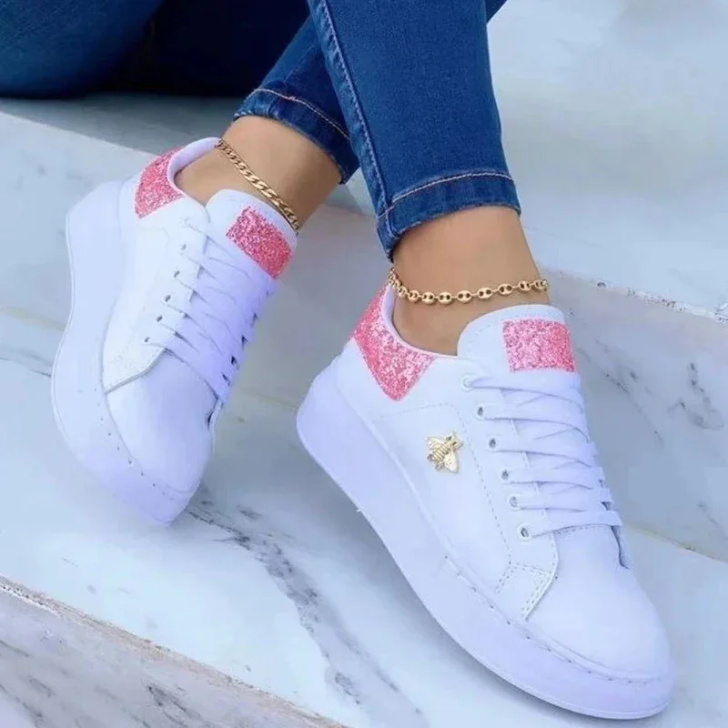Buty jesienne wodoodporne białe trampki dla kobiet wersja koreańska zasznurować Casual płaskie buty sportowe damskie buty wulkanizowane 2023