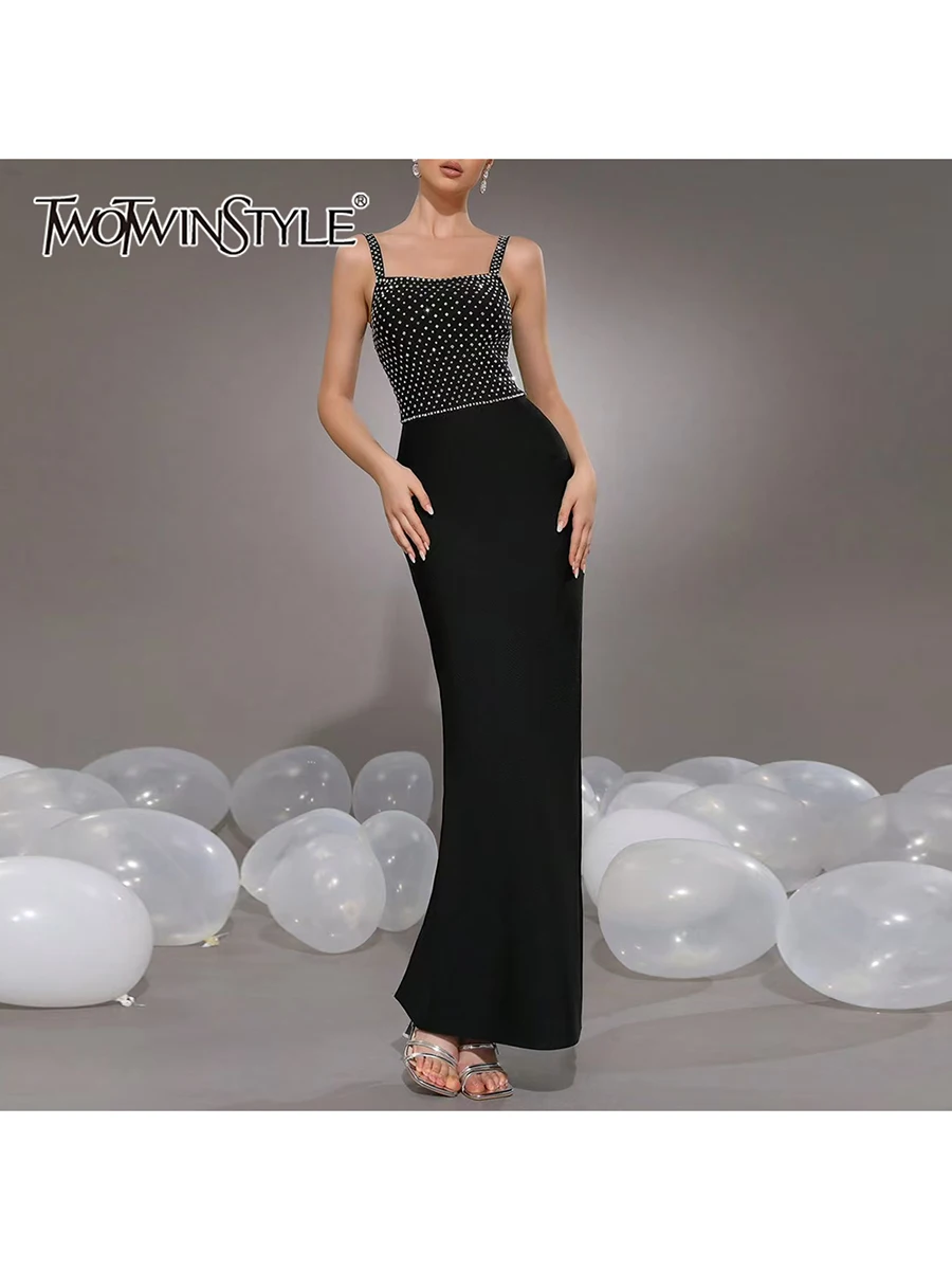 

TWOTWINSTYLE однотонные утягивающие платья с бриллиантами для женщин, темпераментное платье без рукавов с квадратным вырезом и высокой талией, женское новое