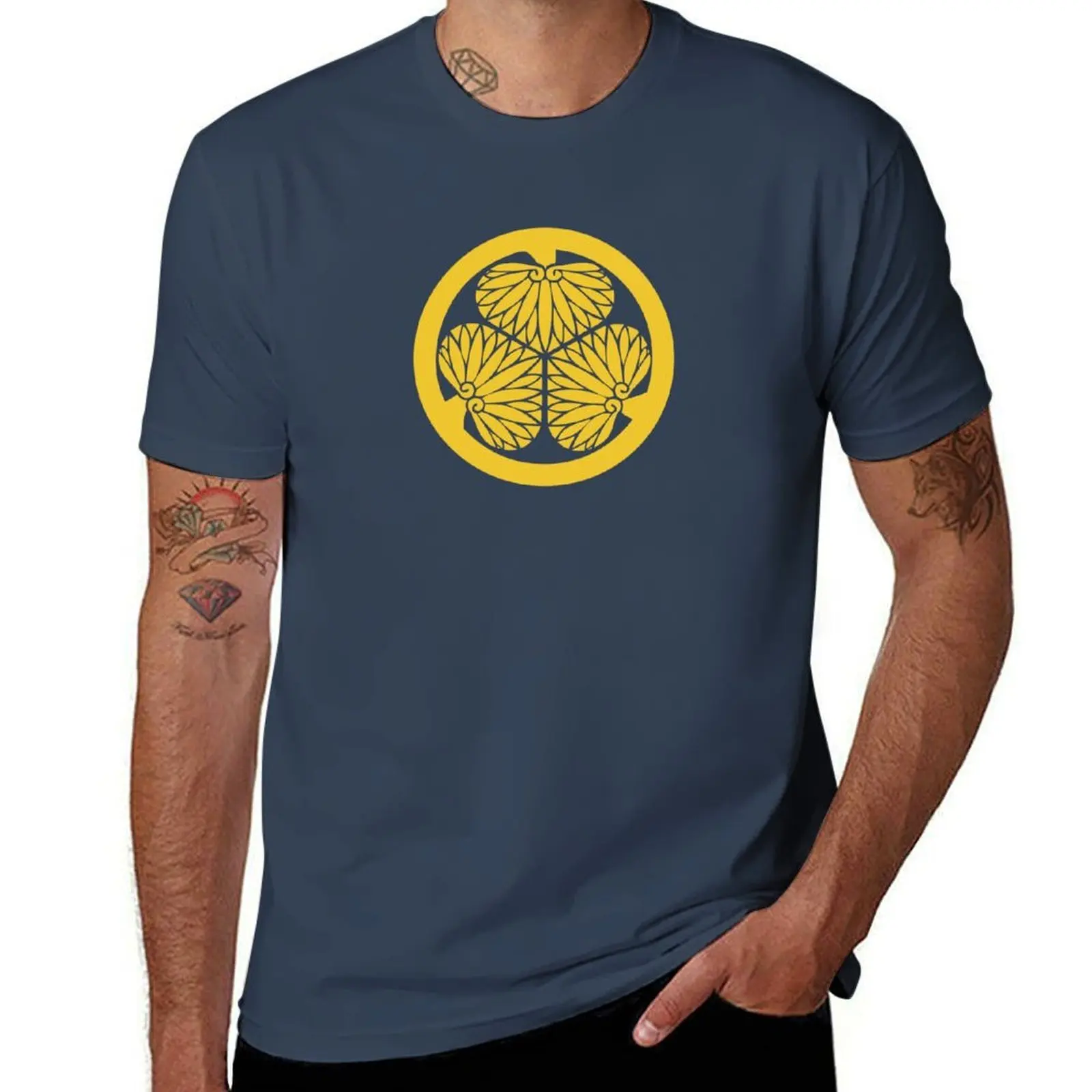 Camiseta con escudo familiar Tokugawa, talla grande, holgada, de manga corta