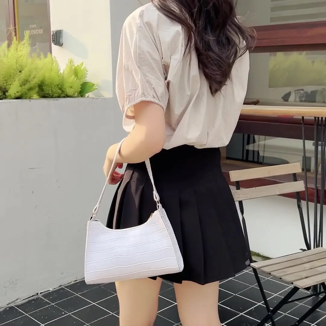 

Crocodile Embossed Underarm Purse Fashionable Top Handle Shoulder Bag for Women Versatile Work Bag Luxe Minimalist Crossbody Bag