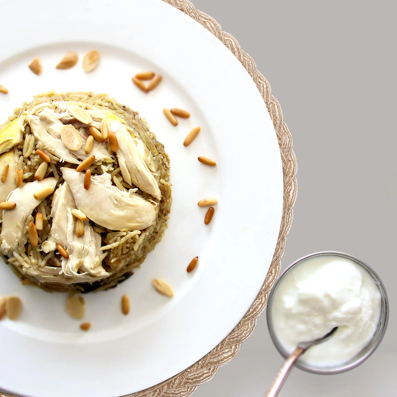 

2pcs Round Coasters Heat Proof Pads Table Mats Cup Protectors Non-Slip Dish Mats Simple Desktop Adornment Home Dining Supplies