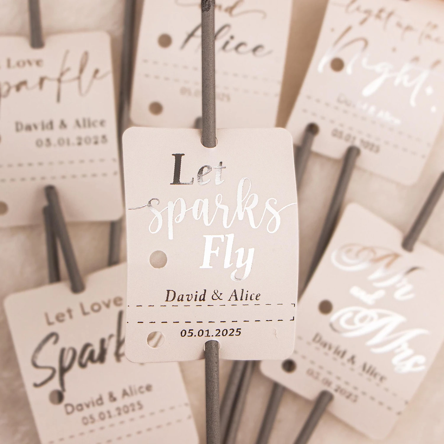 50pcs Custom Wedding Sparkler Tags Let Love Sparkle Personalised Firework Tags For Engagement Anniversaries Birthdays New Year - Detail 1