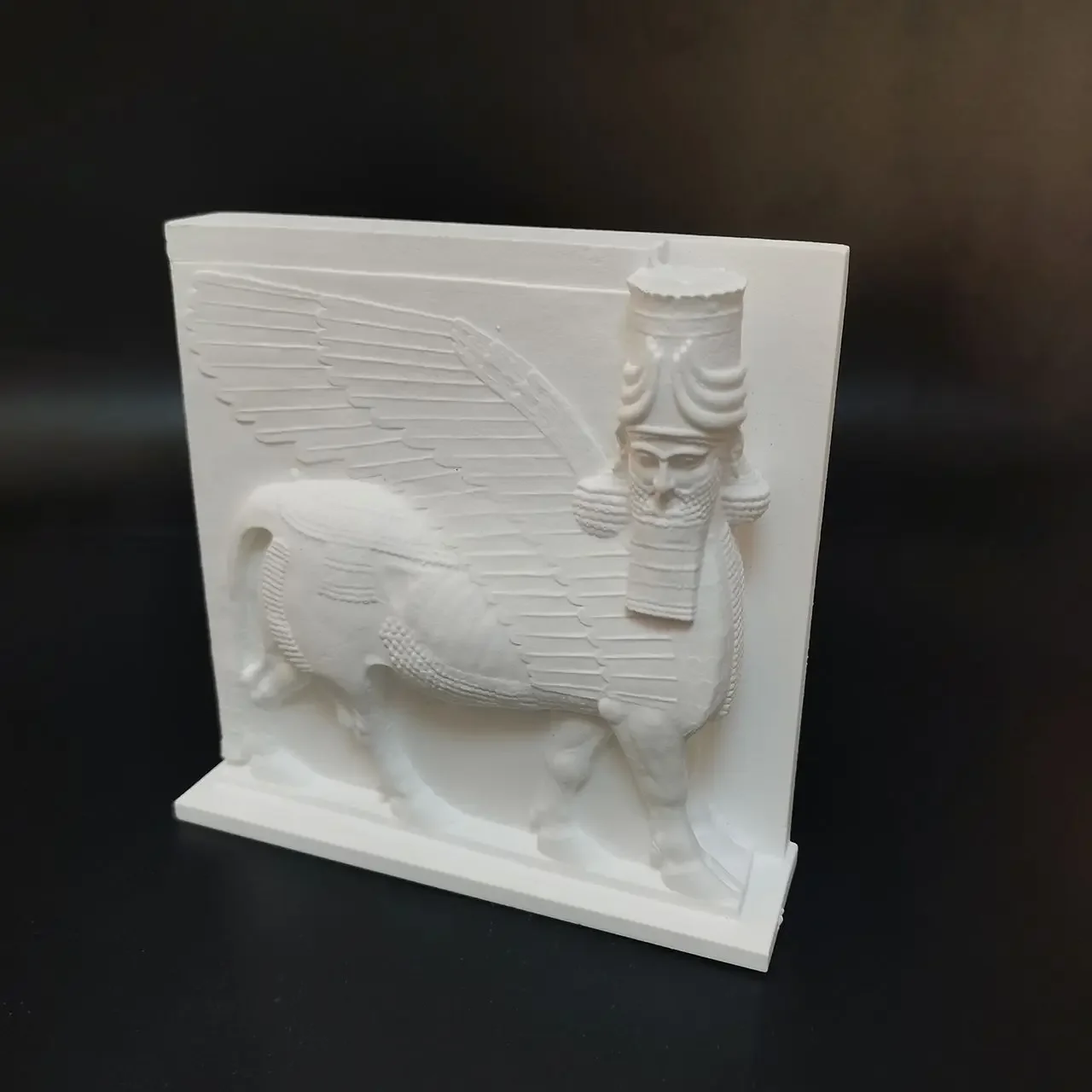 Plaster/Cement Landscape Assyrian Culture Human-Headed Winged Bull Art Decorative Ornament Home Decor Architectural Miniature