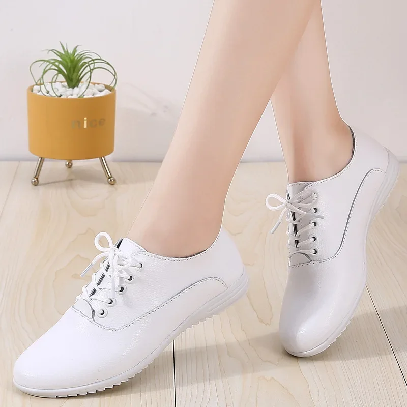 Leather Women\'s Casual Shoes Female Soft-sole Moccasins Fashion White Shoes Luxury Sneakers Women Brand Flat Shoes Plus Size 41