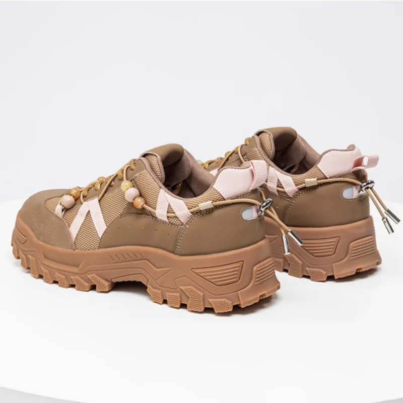 2026 منصة جديدة أحذية رياضية امرأة موضة سلسلة حبة الدانتيل يصل أحذية رياضية سميكة سوليد مريحة احذية الجري تنفس