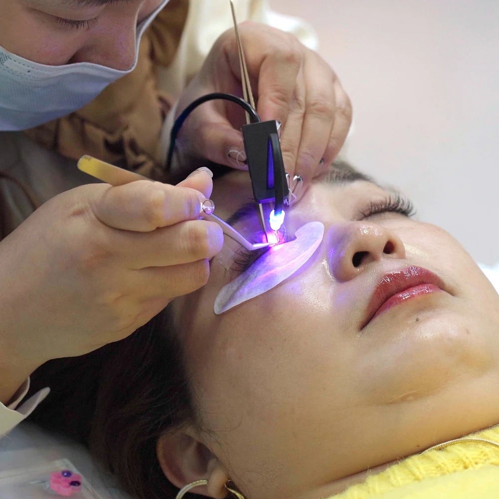 

Pinky Leem Eyelash Tweezers Led Light UV Eyelash Extension Light Lamp UV Lash Extension Glue Light With Tweezers UV Lamp Eyelash