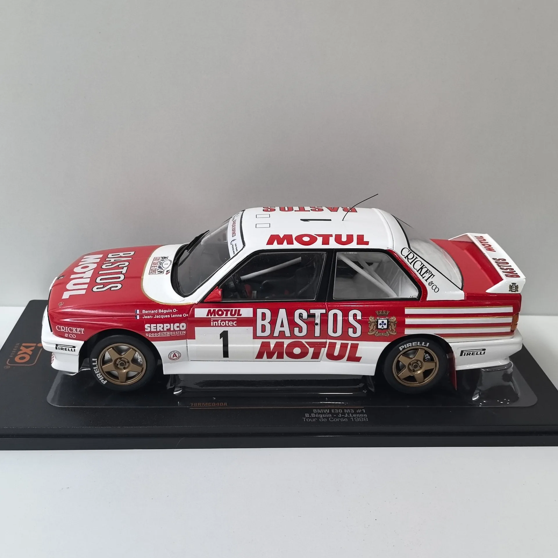 다이캐스트 IXO 1/18 스케일 BMW E30 M3 1988 # 1 24H 합금 자동차 모델 수집품 장난감 선물 기념품 디스플레이 장식품