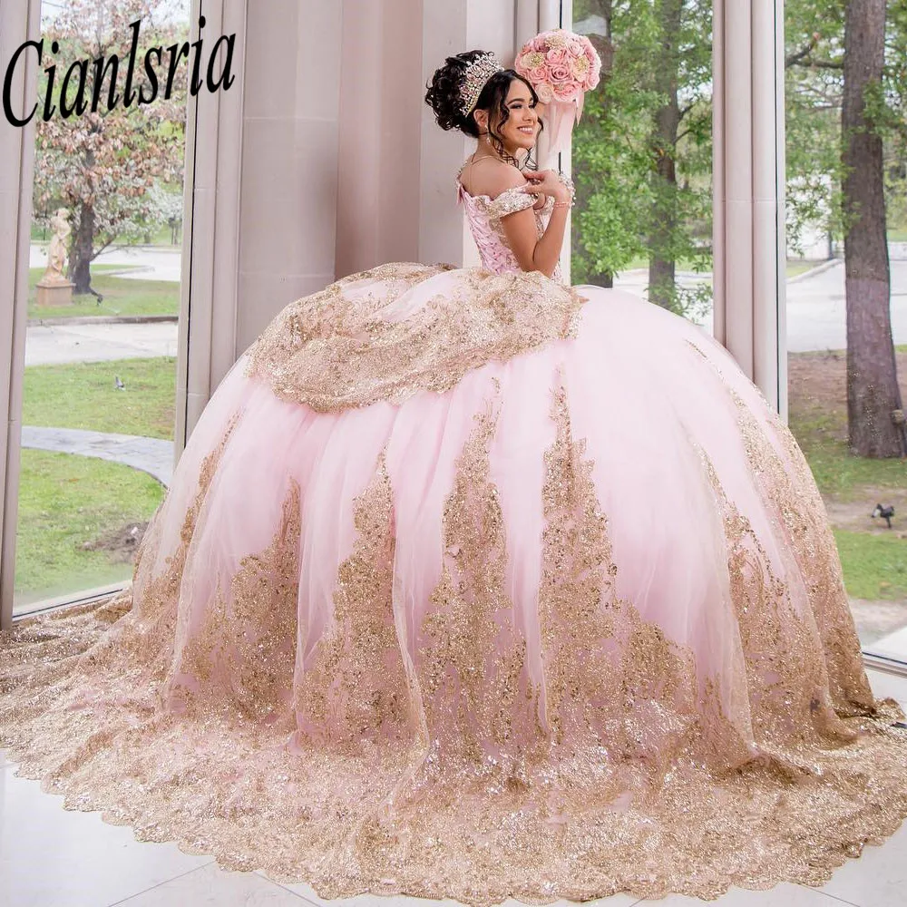 Блестящее розовое милое платье Quinceanera 2023 с открытыми плечами, кружевное платье принцессы с блестками для конкурса, блестящее милое бальное платье 15 дюймов