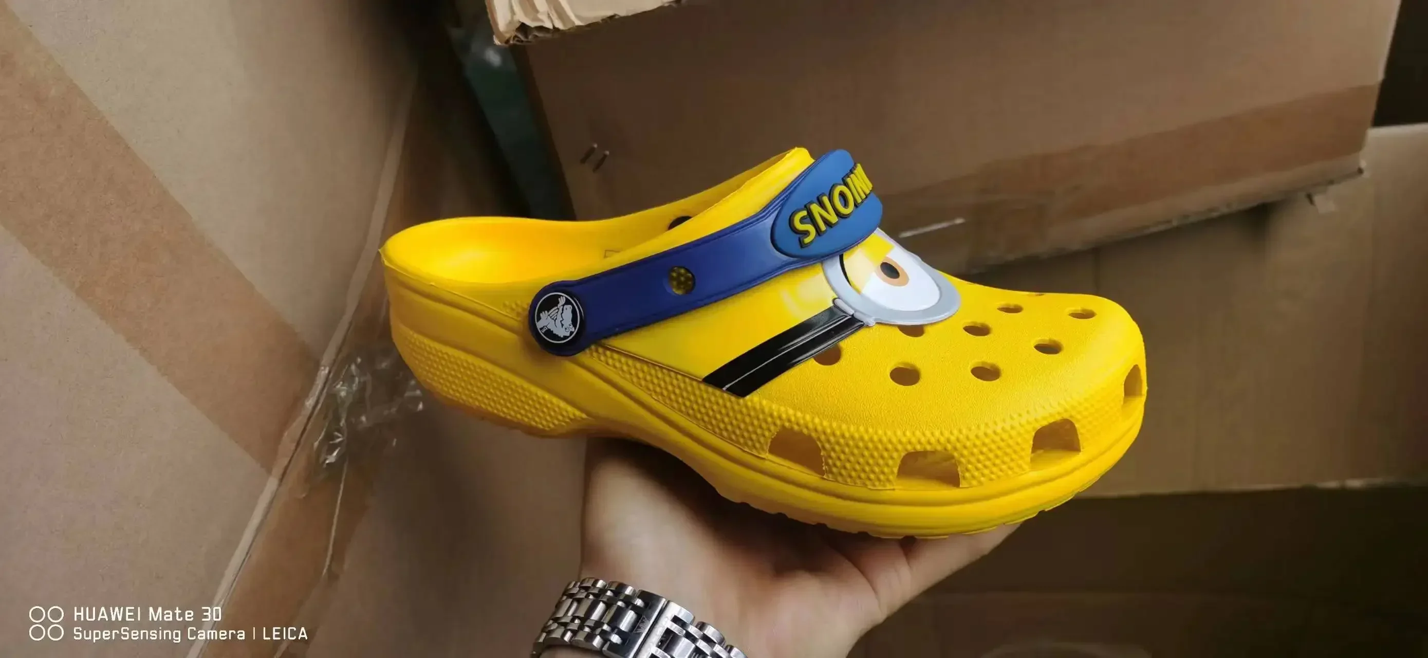 Universal Studios Minions Hole Shoes Anti-slip Wear Lightly Wear Kids Slippers Summer Outdoor Walk Tour Shoes Boys Girls Sandals