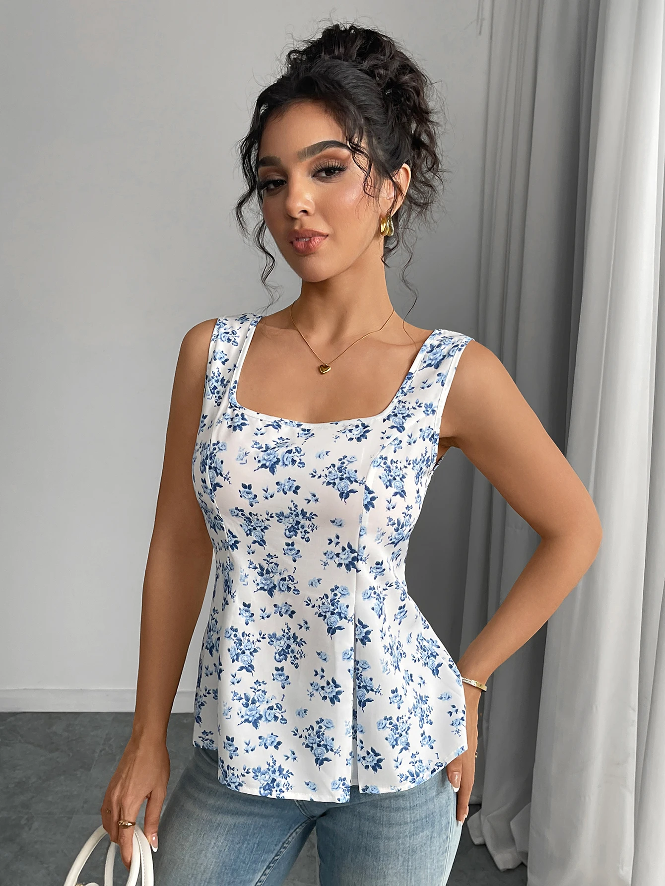 Gilet floreale estivo in stile vacanza europea e americana, canotta, allacciatura per donna