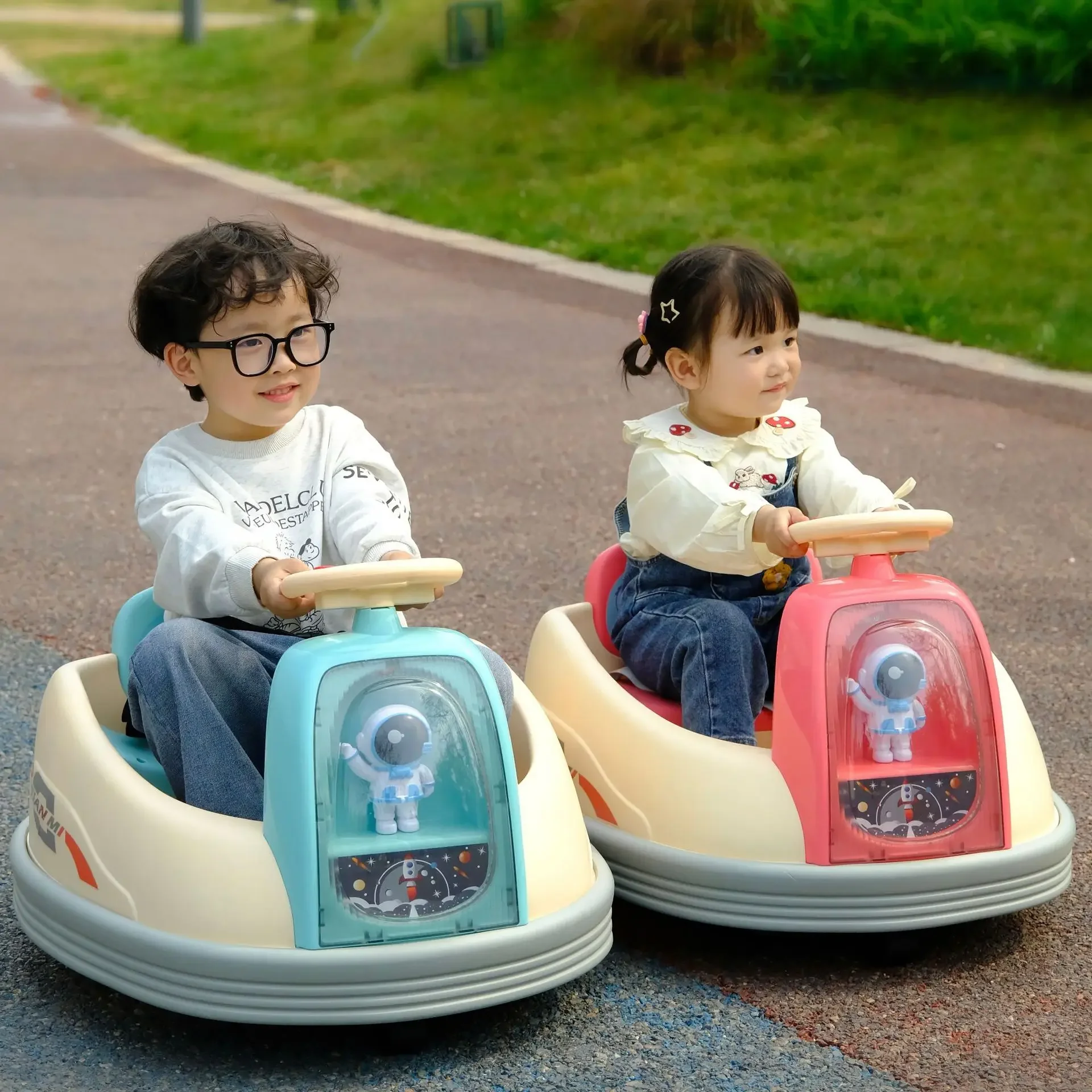 Coche parachoques eléctrico para niños, coche de transferencia de Kart giratorio de derrape, Control remoto, juguete para interiores y exteriores, coche RC para niños, niñas, bebé, puede sentarse