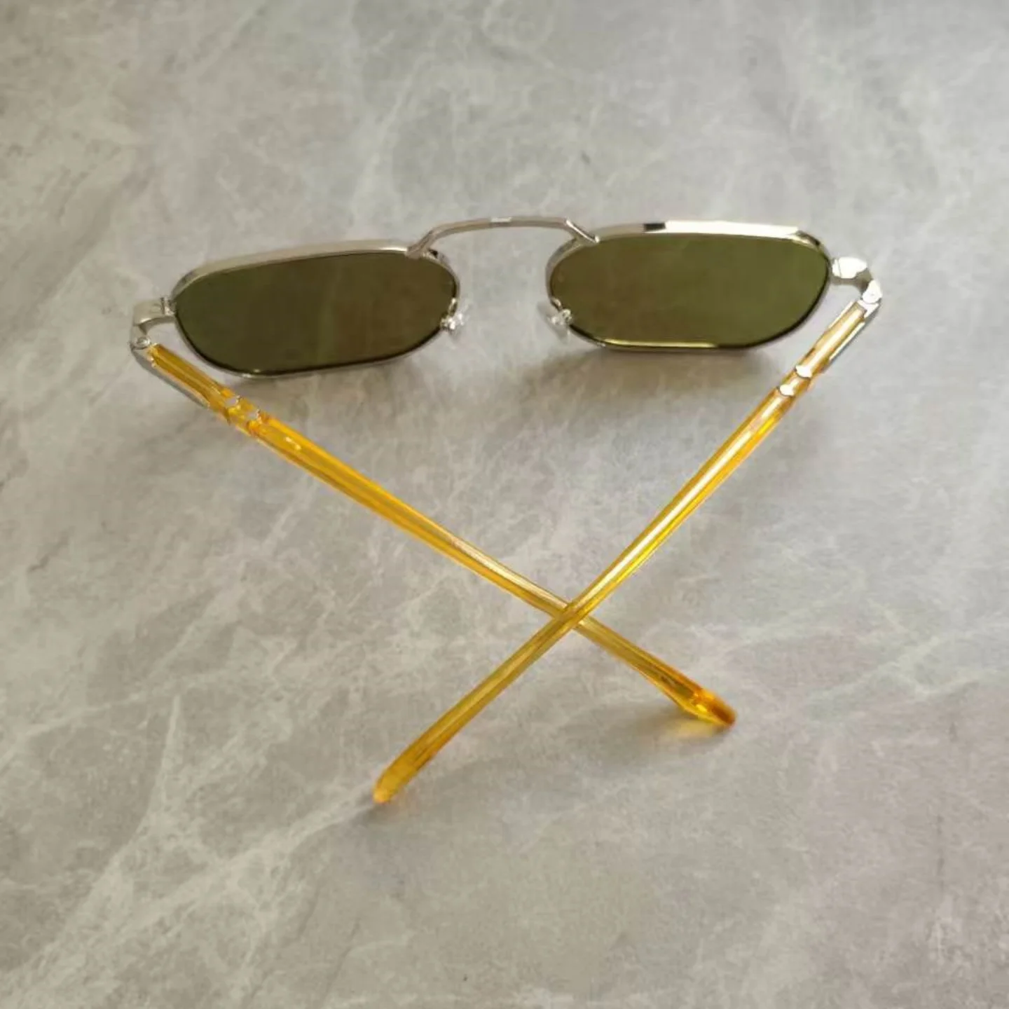 Vintage Classic Simple Style Sunglasses Retro Fashion Rectangle Metal Frame Glass Lens High Quality UV400 Unisex Outdoor Shades
