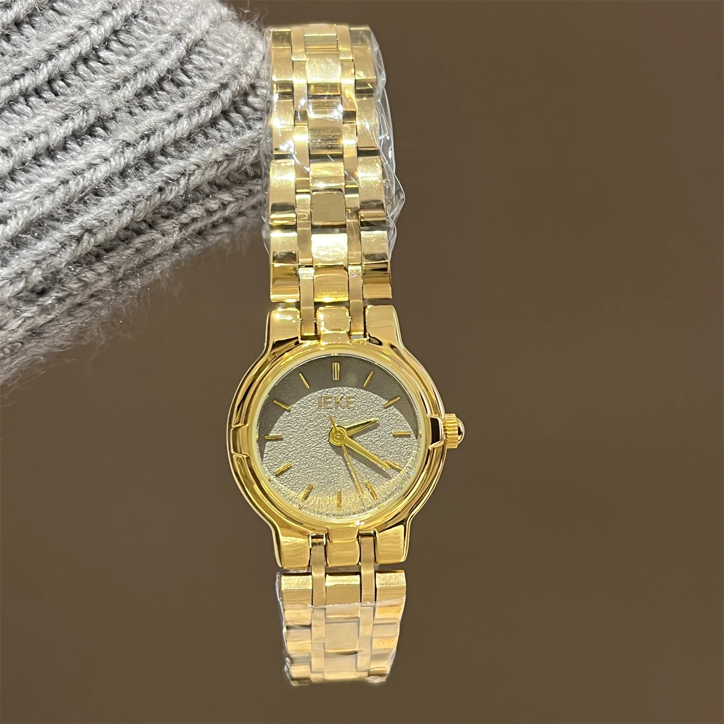 

Simple Round Steel Strap Women'S Watch Elegant And Exquisite Small And Beautiful Retro Quartz Wristwatch A Great Gift For Ladies