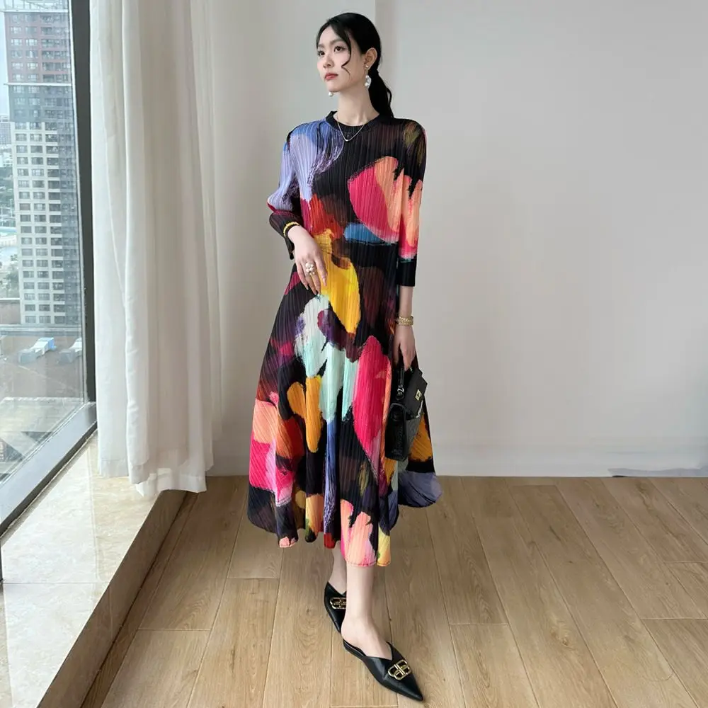 Folds 2025 Spring New Printed Crew Neck Premium Foreign Style  Meat Cover Fashion Age Reduction Dress Women