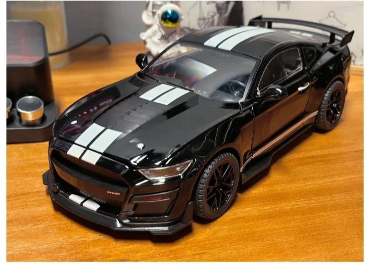 Großes Fahrzeugspielzeug aus Metalldruckguss im Maßstab 1:18 mit Lichttönen für Kinder, Jungen ab 14 Jahren