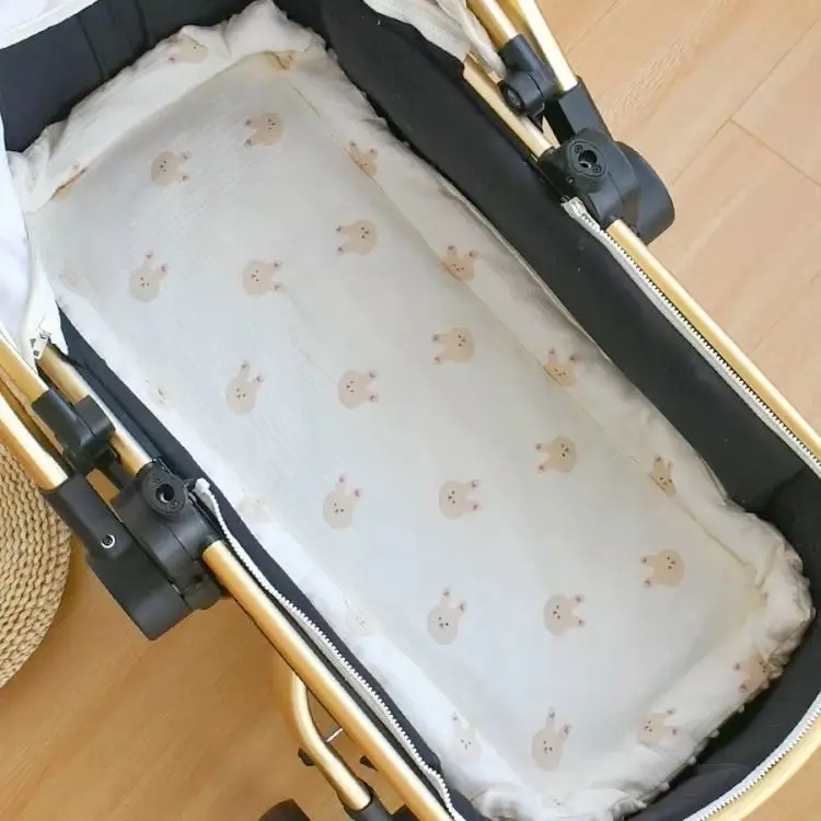almofada-respiravel-universal-para-carrinho-de-bebe-em-gaze-macia-enrugada-com-bolinhas-de-fleece