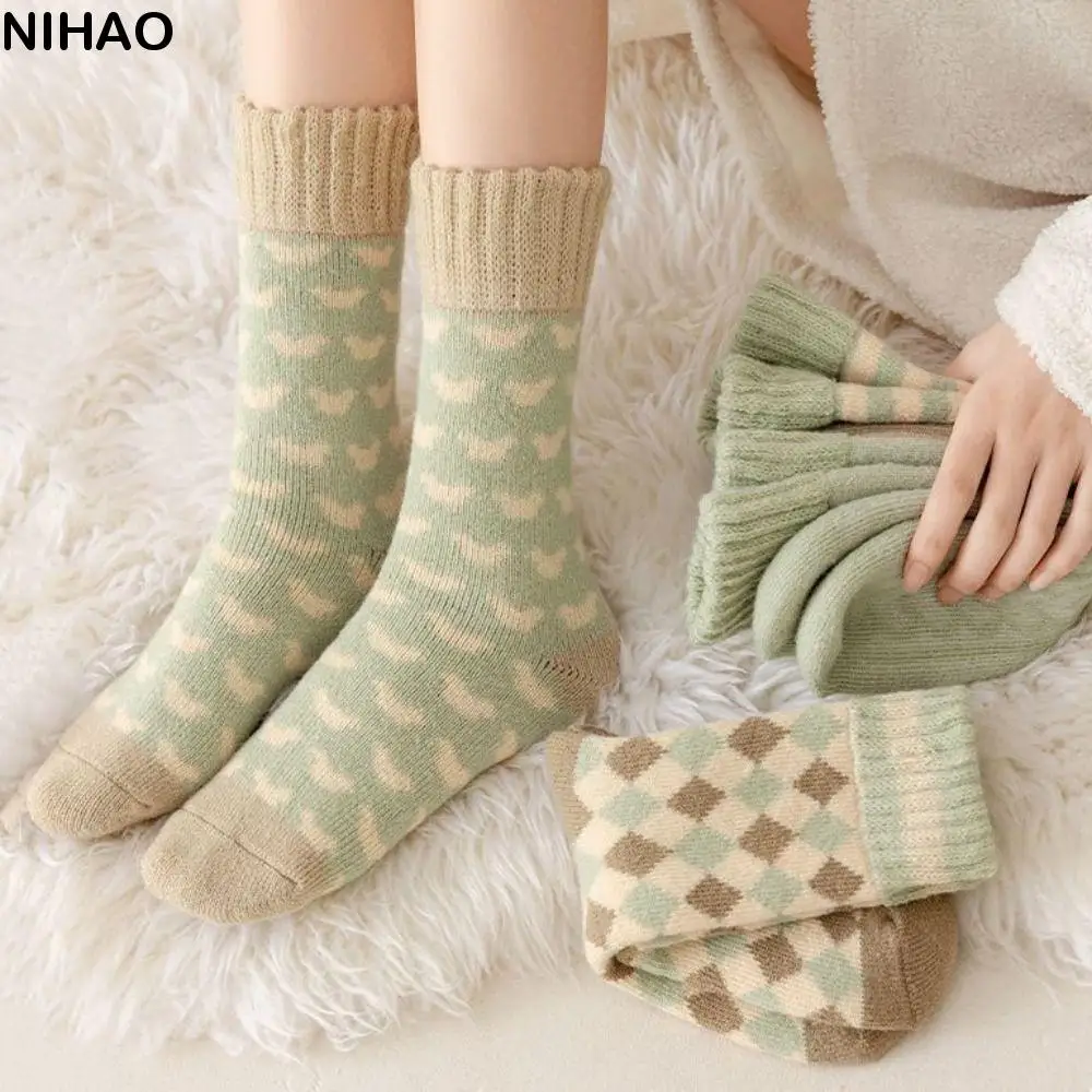 

4 пары мягких утолщенных носков в полоску, зимние плюшевые носки для сна, чулочно-носочные изделия, теплые носки средней длины для женщин и девочек