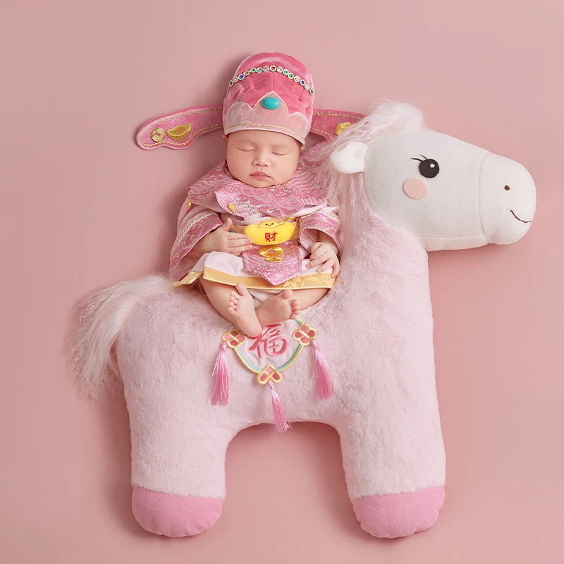 أزياء تصوير لحديثي الولادة للعام القمري الجديد بدلة تانغ التقليدية مع قبعة، دعائم تشكل المهر القطيفة لالتقاط صور الأطفال