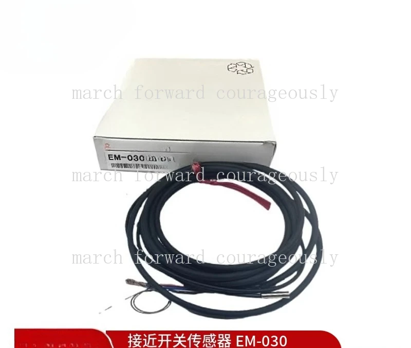 FOR KEYENCE. New, original, fully functional proximity switch sensor - EM-030.