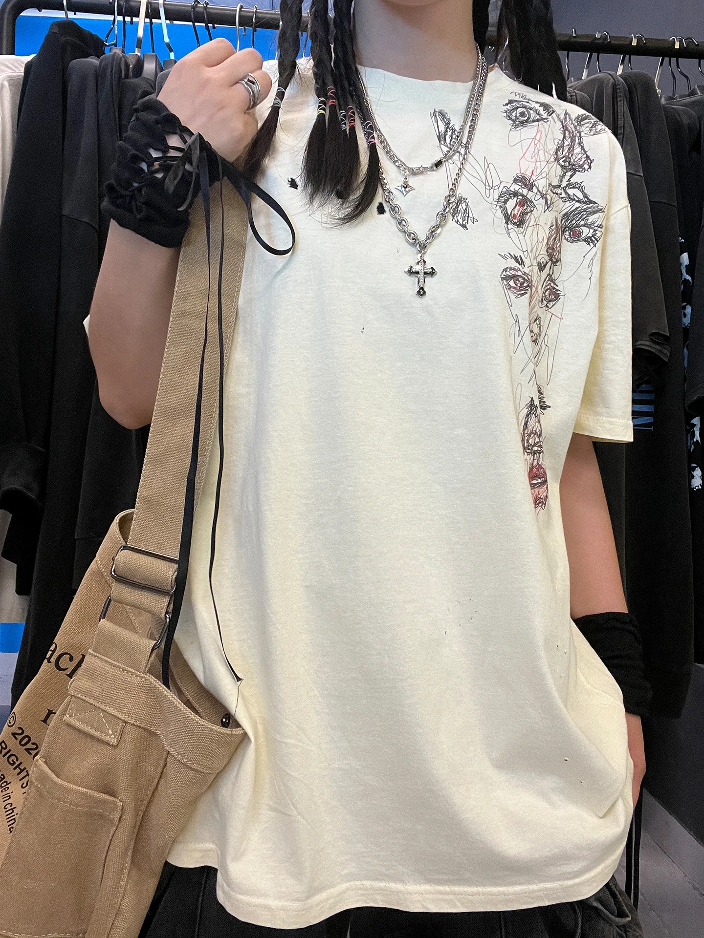 Neutral Cold Dark American Retro Vintage Short Sleeve T-Shirt 180G Hole Distressed Fashion Summer 2025 Shoulder Eye Graffiti