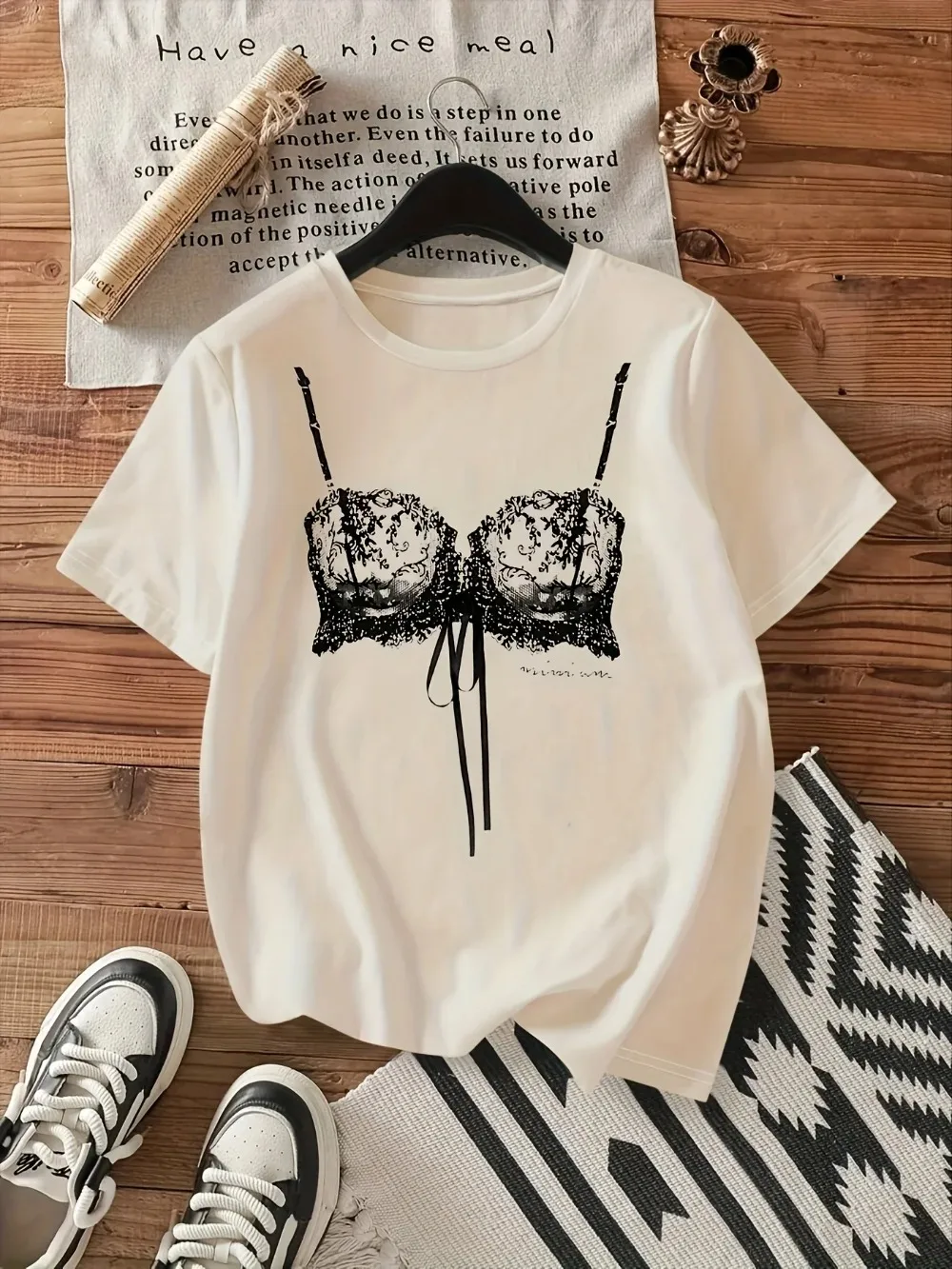 Lässiges weißes Kurzarm-T-Shirt für Damen mit weißem Lingerie-Print, ästhetische Mode, Harajuku Kawaii T-Shirt, Y2K-Kleidung ﻿ – Detail 6