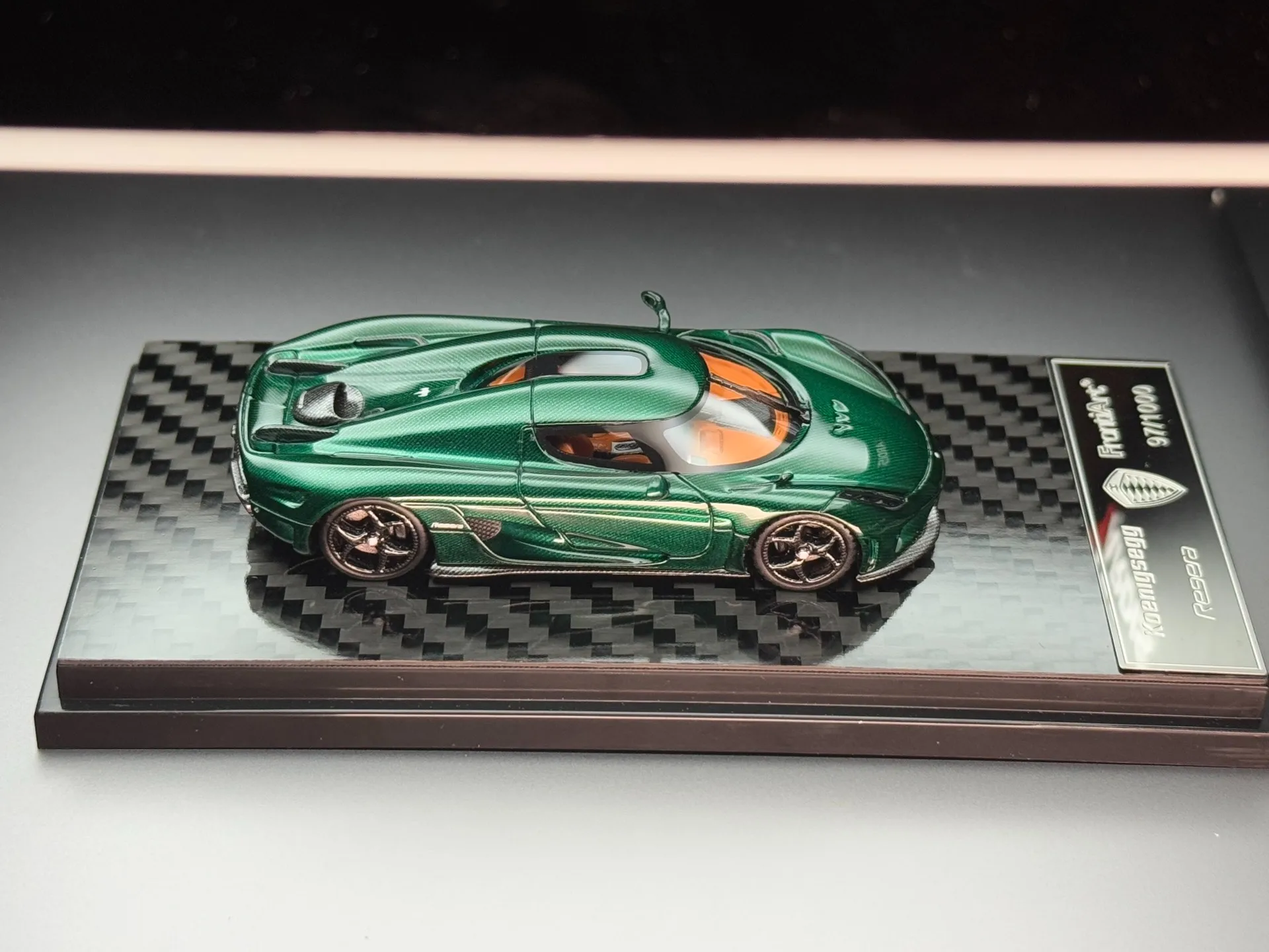 FA 1:64 Koenigsegg 64 Green carbon out-of-print resin simulation car model children's toy gift