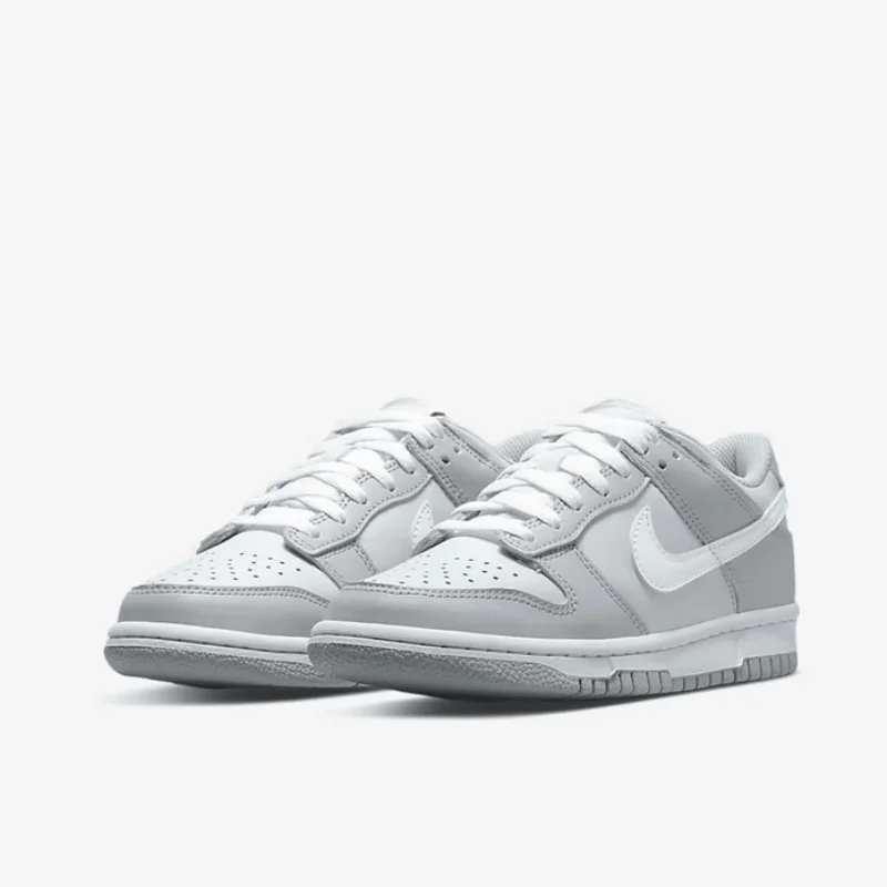

Nike's New Dunk Series Has Strong Grip and Is Wear-Resistant, Outdoor Women's Skate Shoes, Dunk Low Se, High-End and Comfortable Everyday Low-Top Sneakers, Silver-White Color, Street Style, Versatile Casual Flat Shoes, Fashionable Must-Have for Going Out 