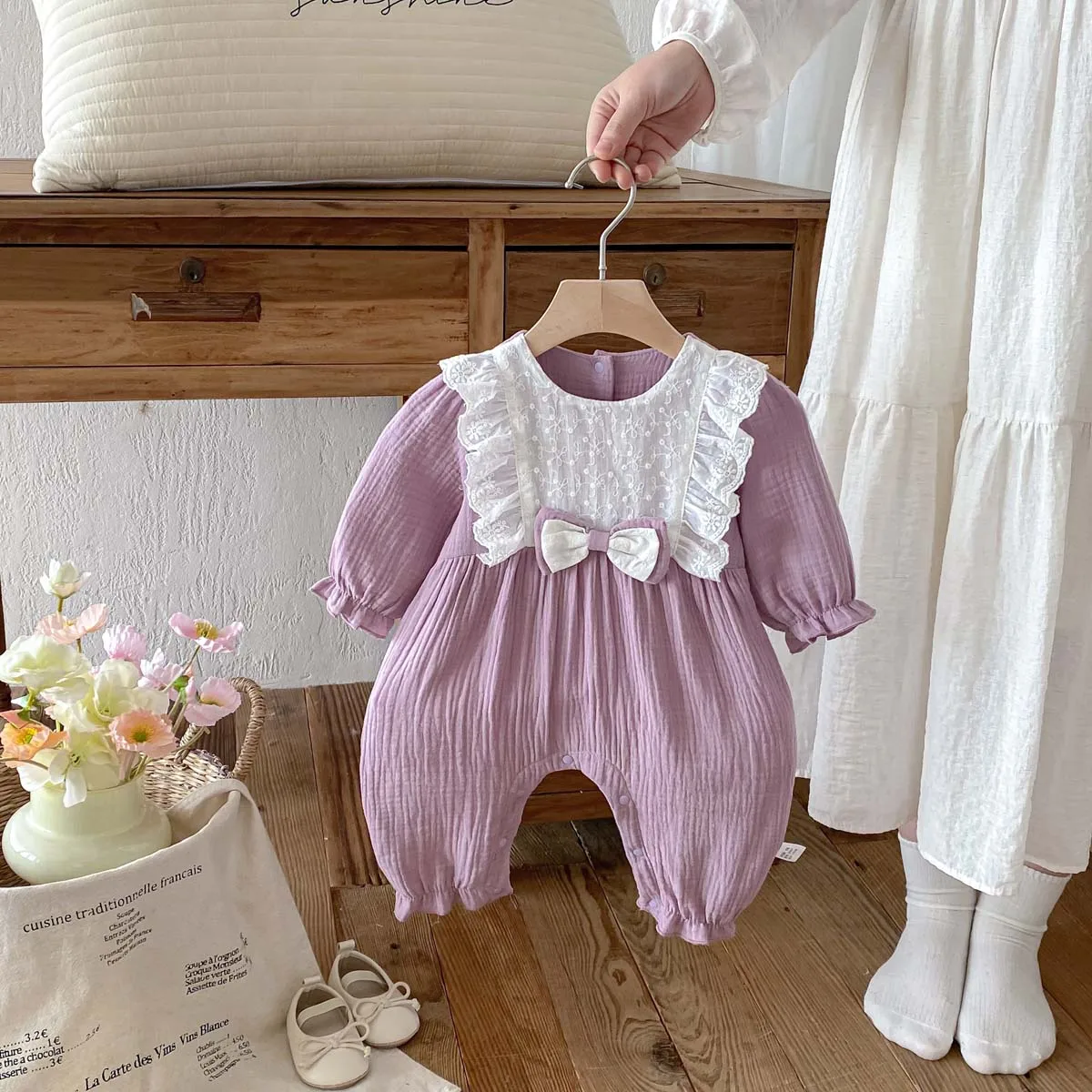 

Baby Girl Spring and Autumn Crepe Lace Bow Long Sleeve Jumpsuit, Baby Girl Fashion Bow Jumpsuit Bow Hair Accessories