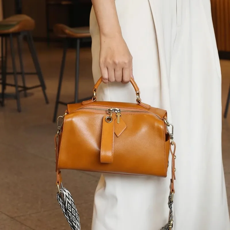 

Vintage Leather Shoulder Bag for Women - European Style Crossbody Purse, New Design Versatile Handbag with Elegant Handle