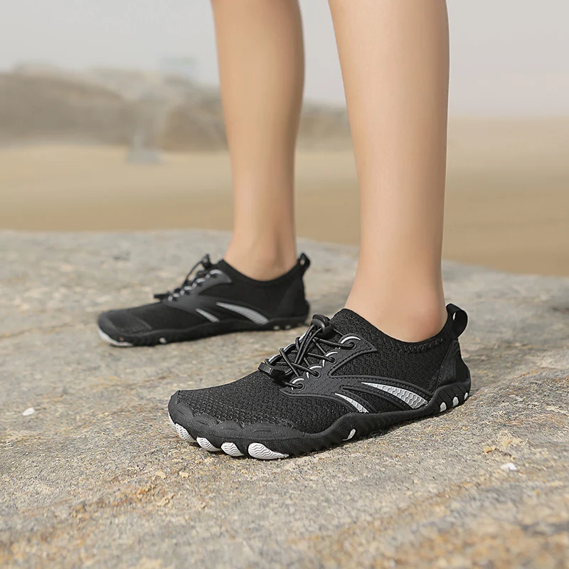 

Non-slip men's water sports shoes quick-drying mesh sports men's water shoes for beach pool hiking or river with drainage functi
