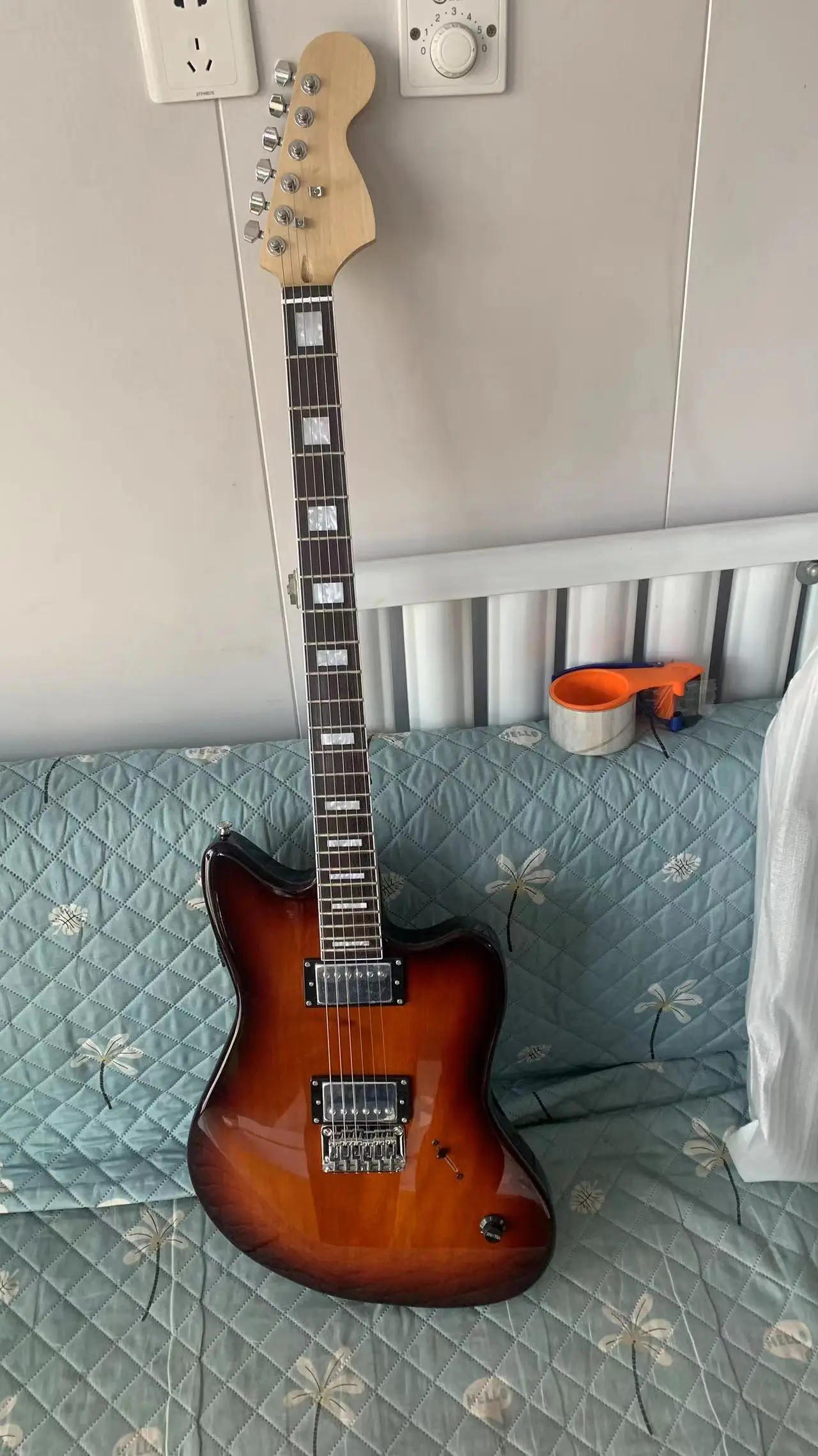 Customer custom new 6-string alto electric guitar, 27 \