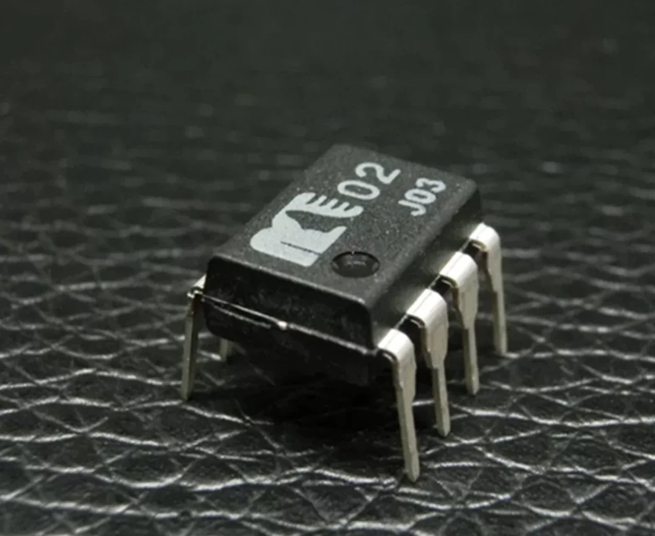 Genuine original imported JRC MUSES02 high-fidelity audio amplifier with two operational amplifiers.