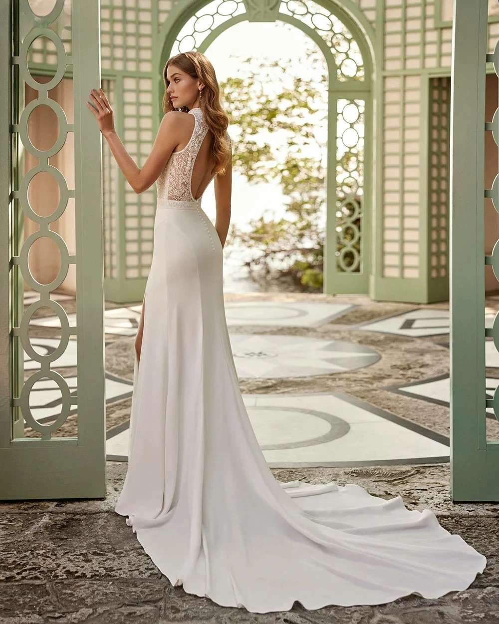 Customized Graceful O-Neck Sleeveless Open Back Mermaid Sweep Train Wedding Dresses Lace Appliques Front Slit Satin Bridal Gowns